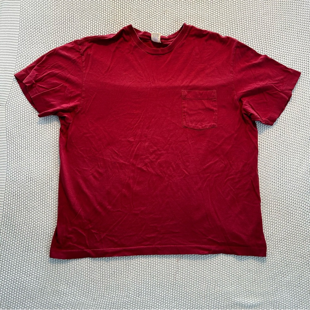 Y2K Single Stitch Old Navy Men's Short Sleeve Tee in Deep Red